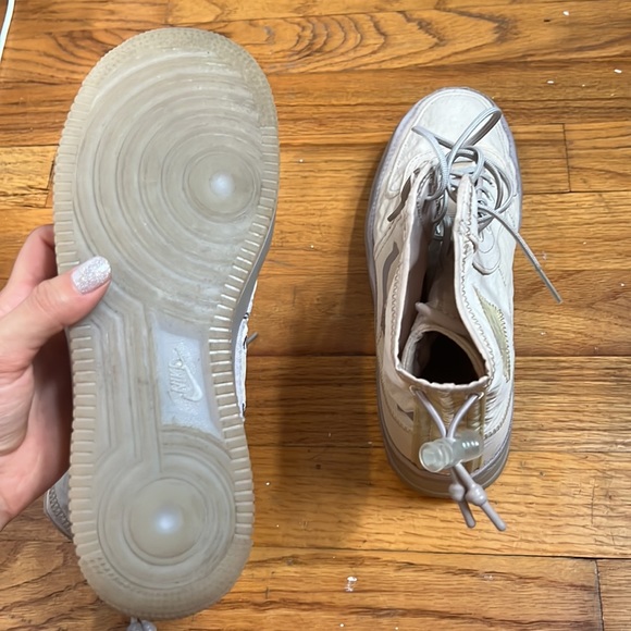 Nike Wmn’s Air Force 1 High Shell “Sail” - Picture 7 of 9